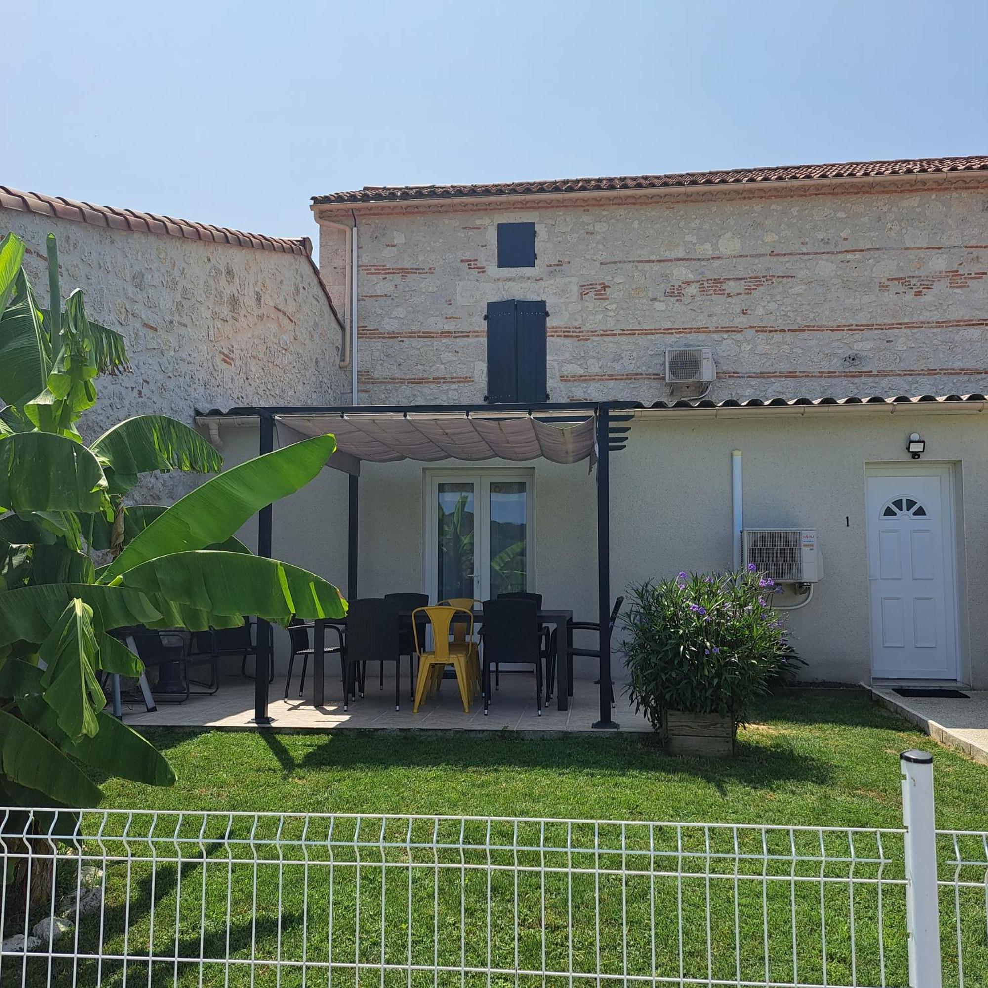 Le Domaine Vesque Villa Saint-Pierre-de-Clairac Bagian luar foto