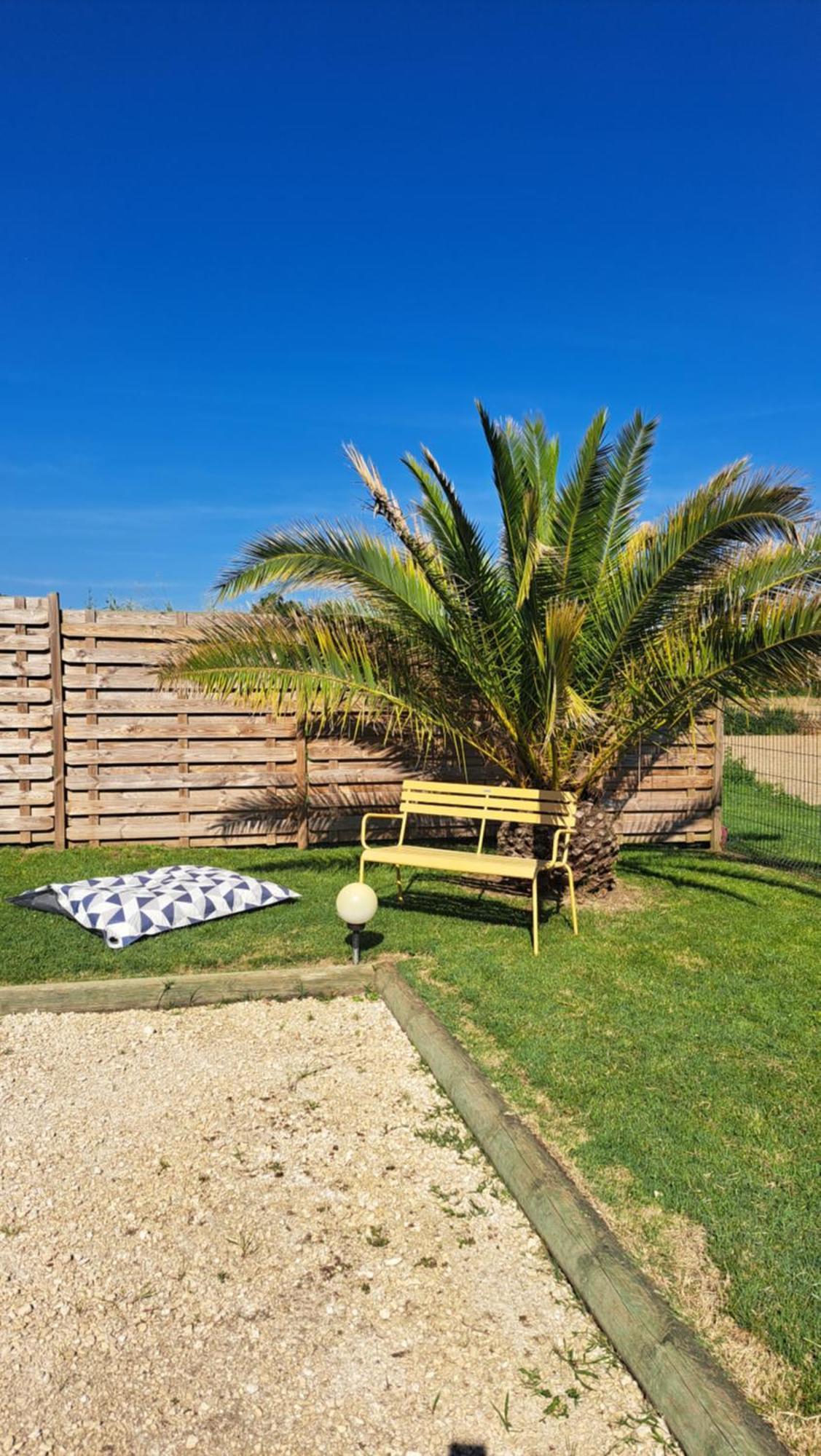 Le Domaine Vesque Villa Saint-Pierre-de-Clairac Bagian luar foto